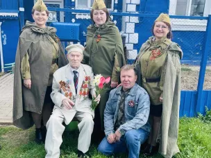 ПАРАД У ДОМА ВЕТЕРАНА